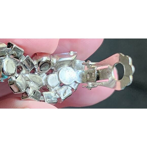 EARRINGS-JULIANA D&E-Vintage-Multi Clear Rhinestones-Leaf Shaped-Clip On - Picture 10 of 12
